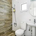 Amazing Sea View -3 Bed Ground Floor Garden 凯里尼亚
