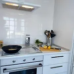 Amazing Sea View -3 Bed Ground Floor Garden *
