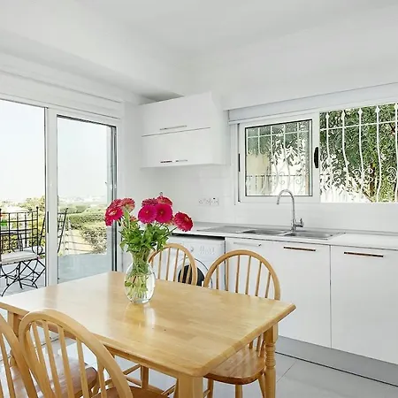 شقة Amazing Sea View -3 Bed Ground Floor Garden كيرينيا