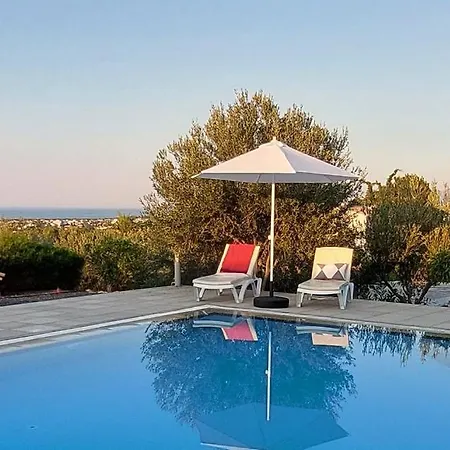 Amazing Sea View -3 Bed Ground Floor Garden كيرينيا