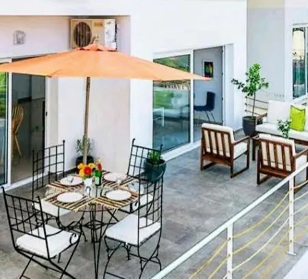 شقة Amazing Sea View -3 Bed Ground Floor Garden كيرينيا