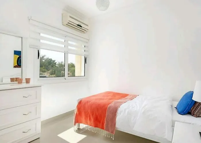 アパート Amazing Sea View -3 Bed Ground Floor Garden キレニア