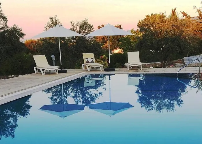 Amazing Sea View -3 Bed Ground Floor Garden アパート