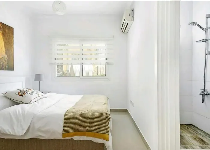 Amazing Sea View -3 Bed Ground Floor Garden アパート