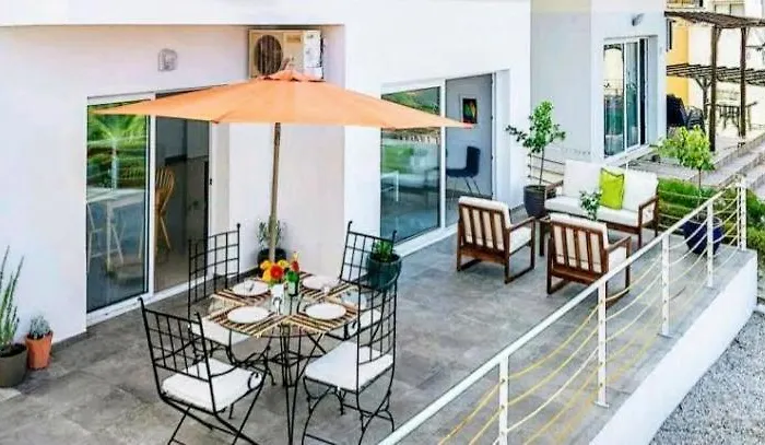 アパート Amazing Sea View -3 Bed Ground Floor Garden キレニア