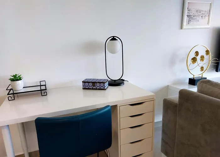 Amazing Sea View -3 Bed Ground Floor Garden アパート