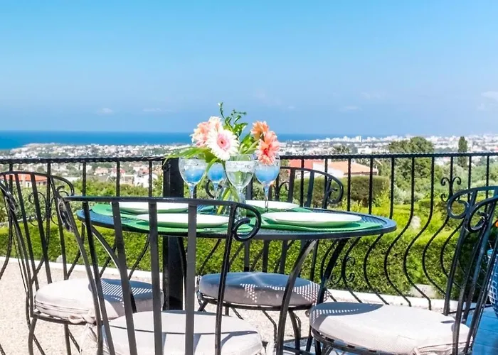 Amazing Sea View -3 Bed Ground Floor Garden Lejlighed