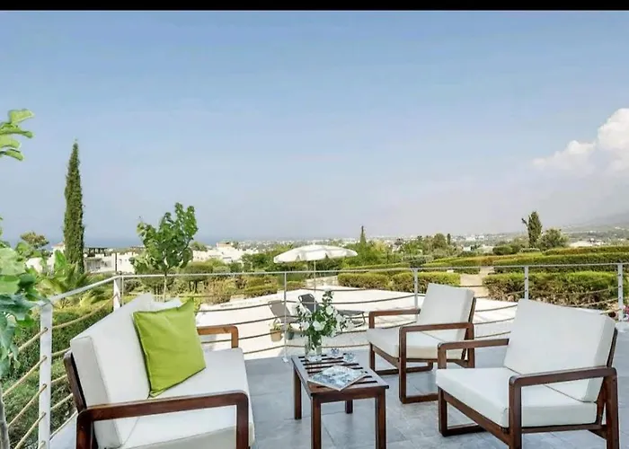 Amazing Sea View -3 Bed Ground Floor Garden Lejlighed Kyrenia (Northern Cyprus)