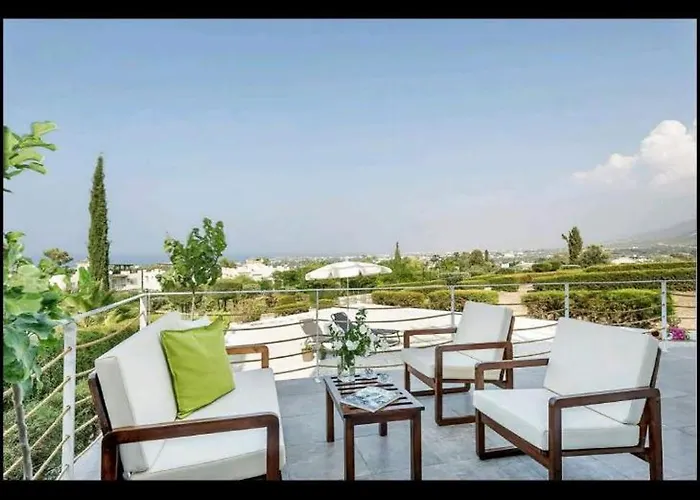 Amazing Sea View -3 Bed Ground Floor Garden Lejlighed