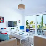 Amazing Sea View -3 Bed Ground Floor Garden דירה