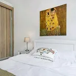 Amazing Sea View -3 Bed Ground Floor Garden קיירניה